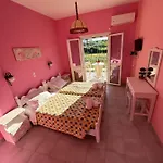Telis One Apartman *